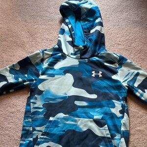 Under Armour youth medium sweatshirt with kangaroo pouch